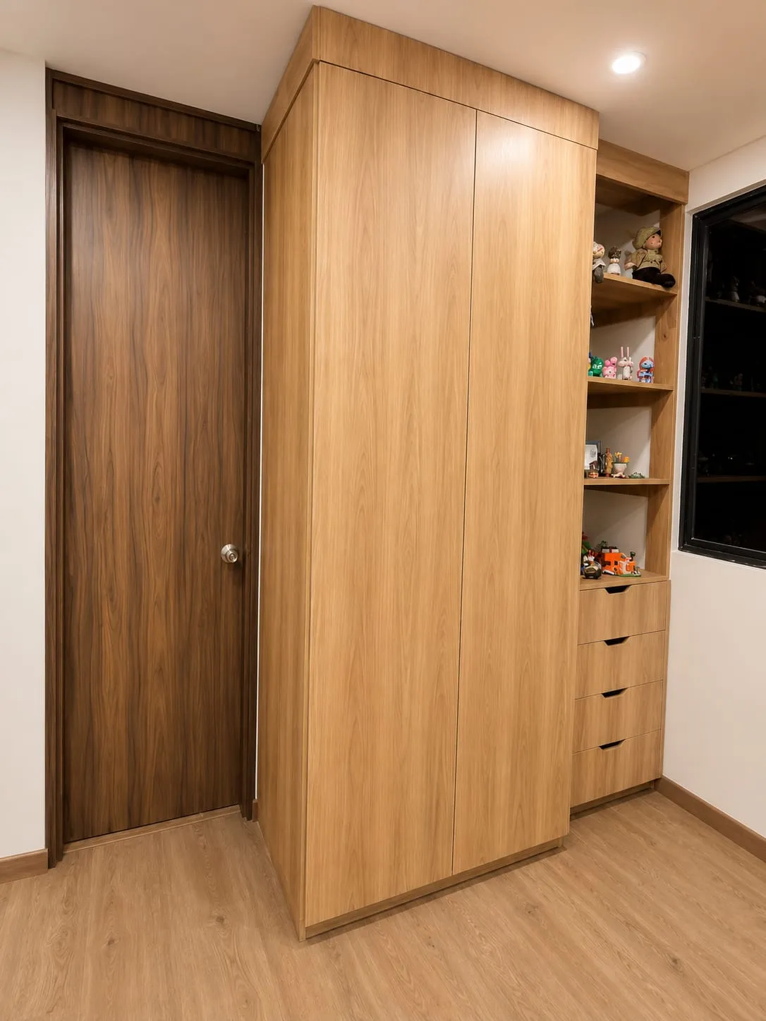 Clóset madera puerta habitacion