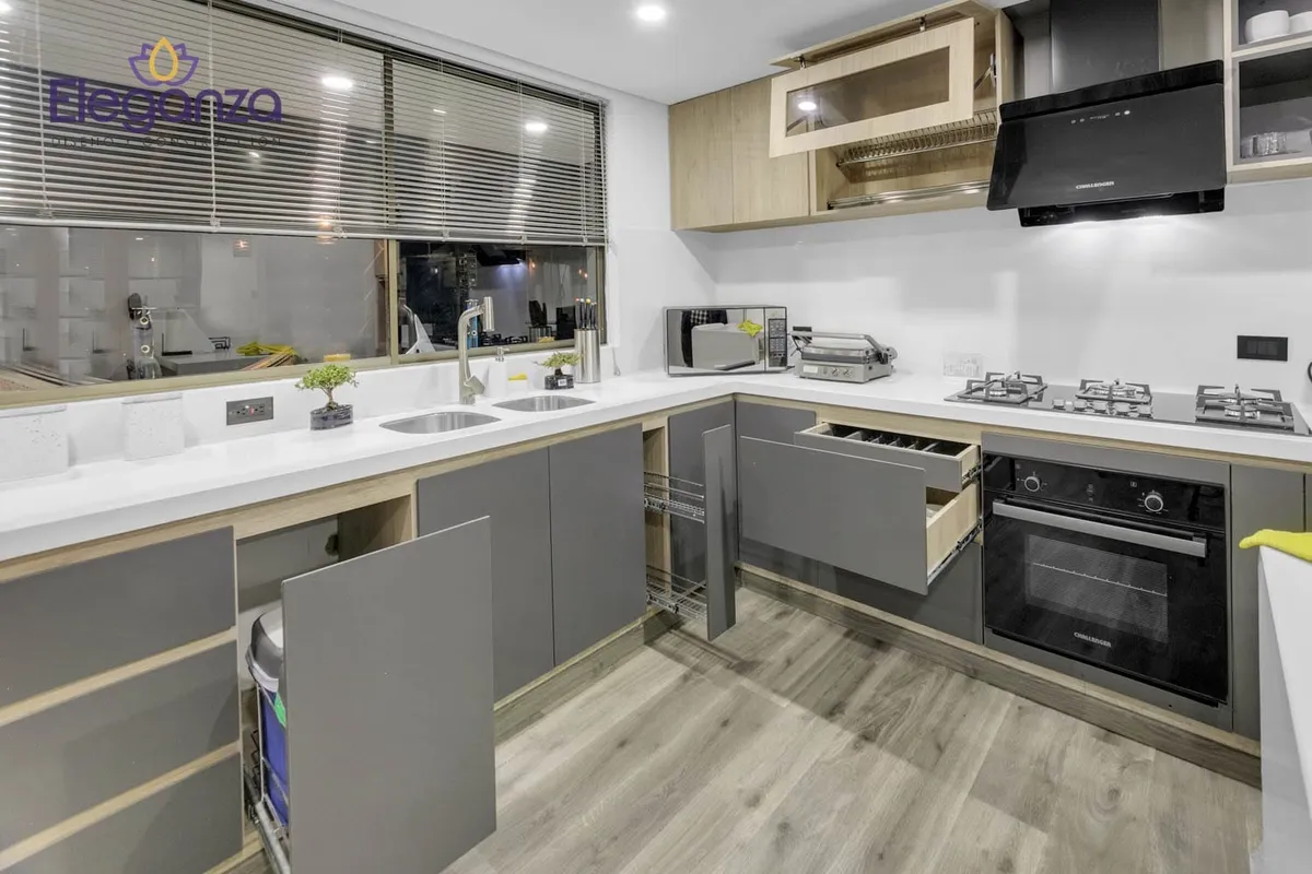 Cocina integral gris en u electrodomesticos