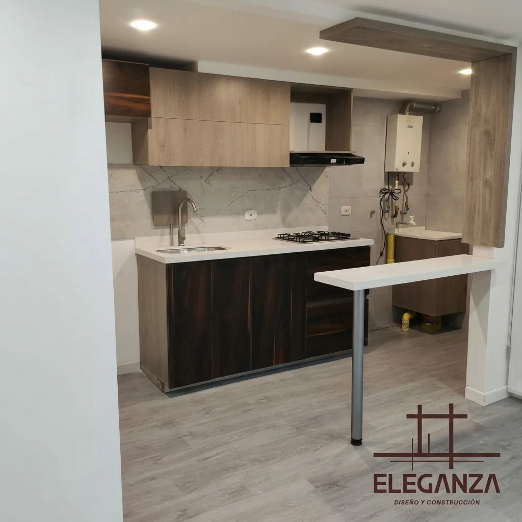Cocina integral oscura con desayunador