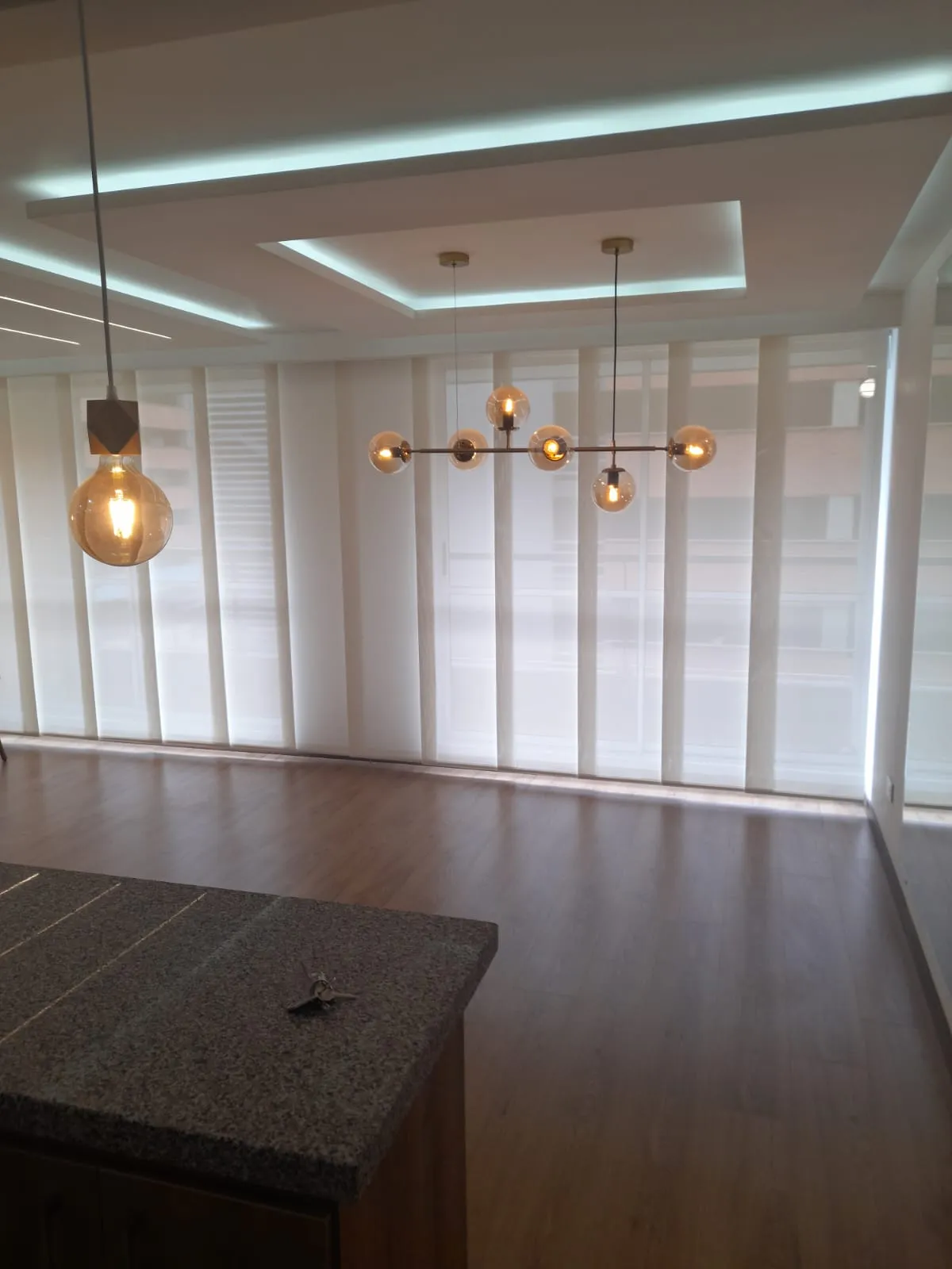 Comedor lampara colgante panel japonés